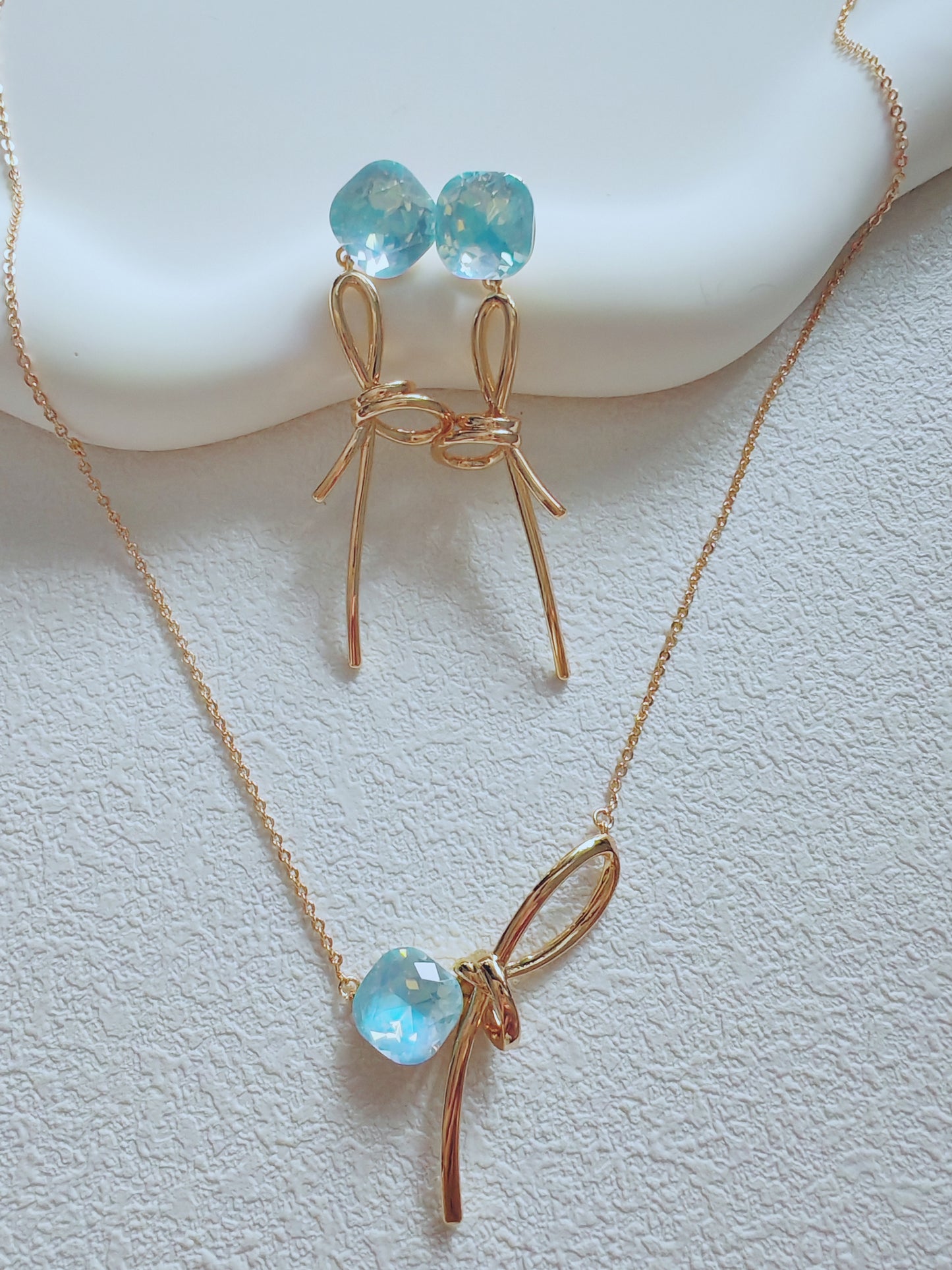 Elegant Aqua Crystal Bow-Knot Jewelry Set (Necklace & Earrings)