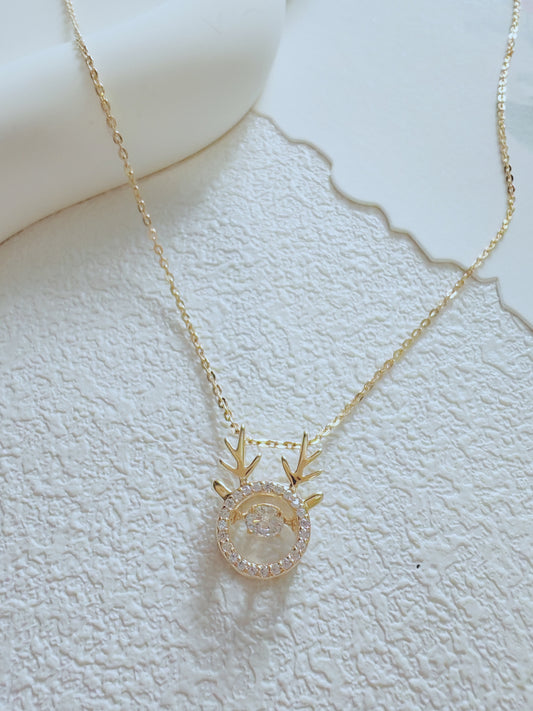 Elegant Reindeer Antler Pendant Necklace – Gold Plated with Sparkling Center Stone