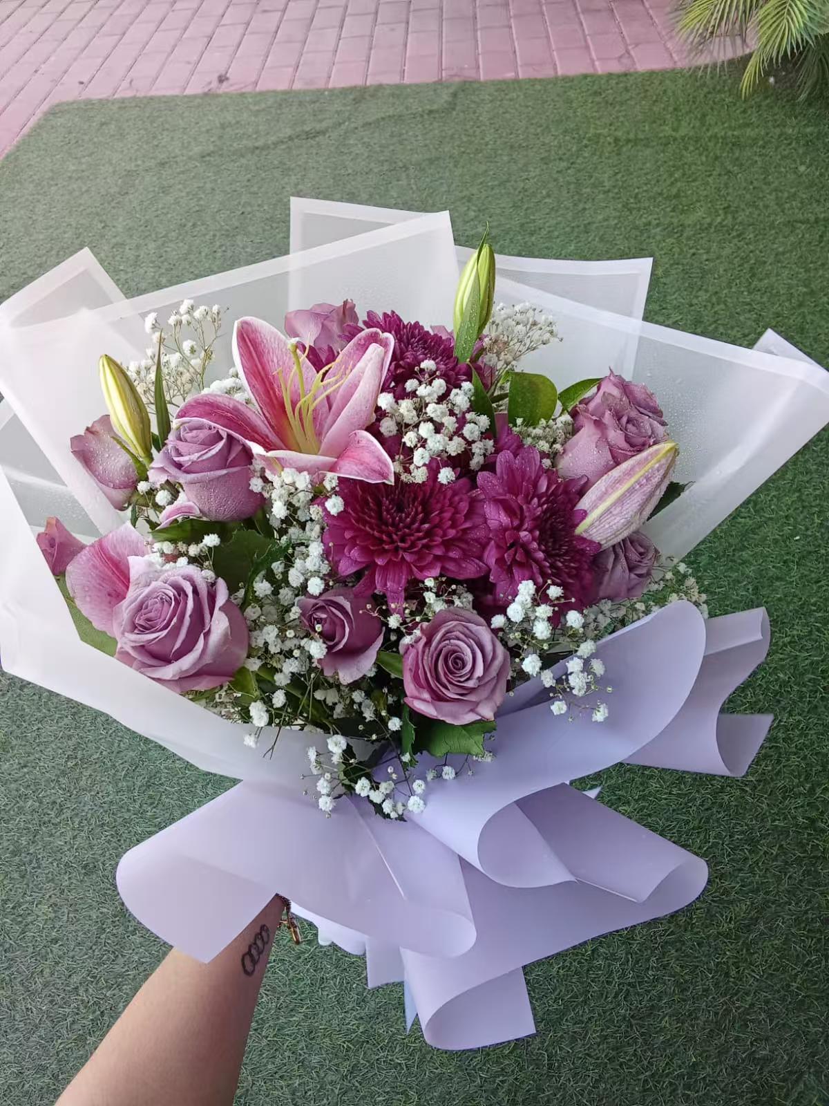 Hand Bouquet - Le Flower