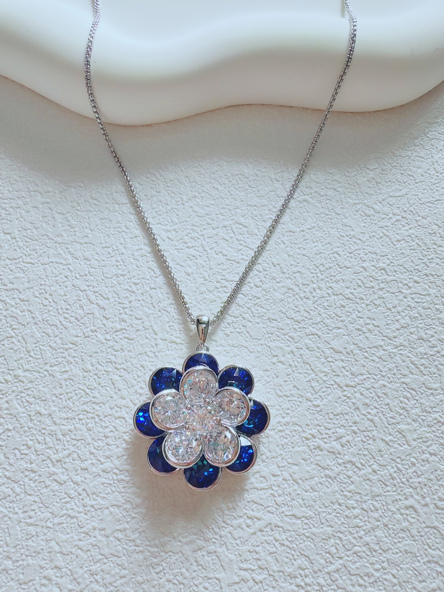 Immitation Sapphire And Diamond Flower neckless