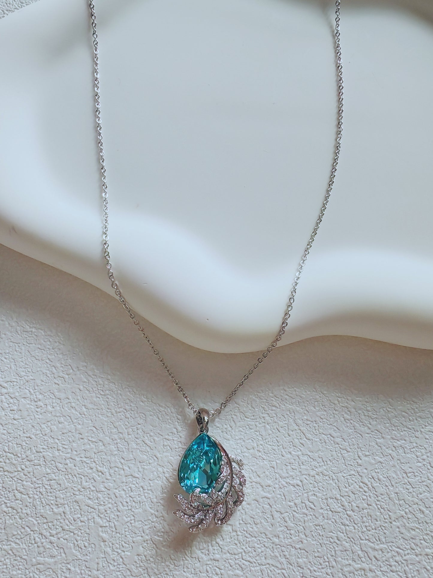 Teardrop Blue Crystal Leaf Pendant Necklace