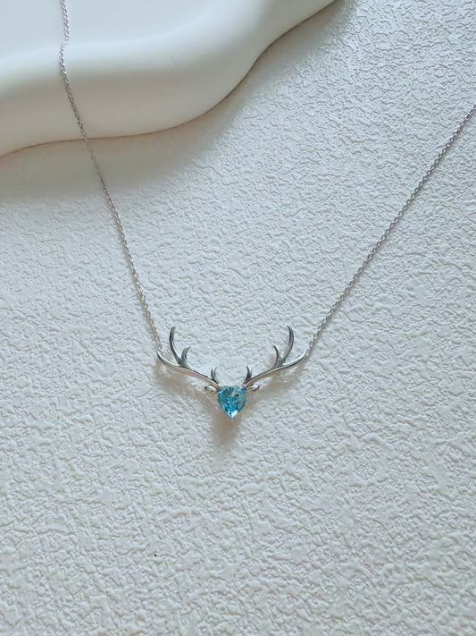 Elegant Antler Necklace with Blue Heart Crystal – Nature-Inspired Jewelry for Women