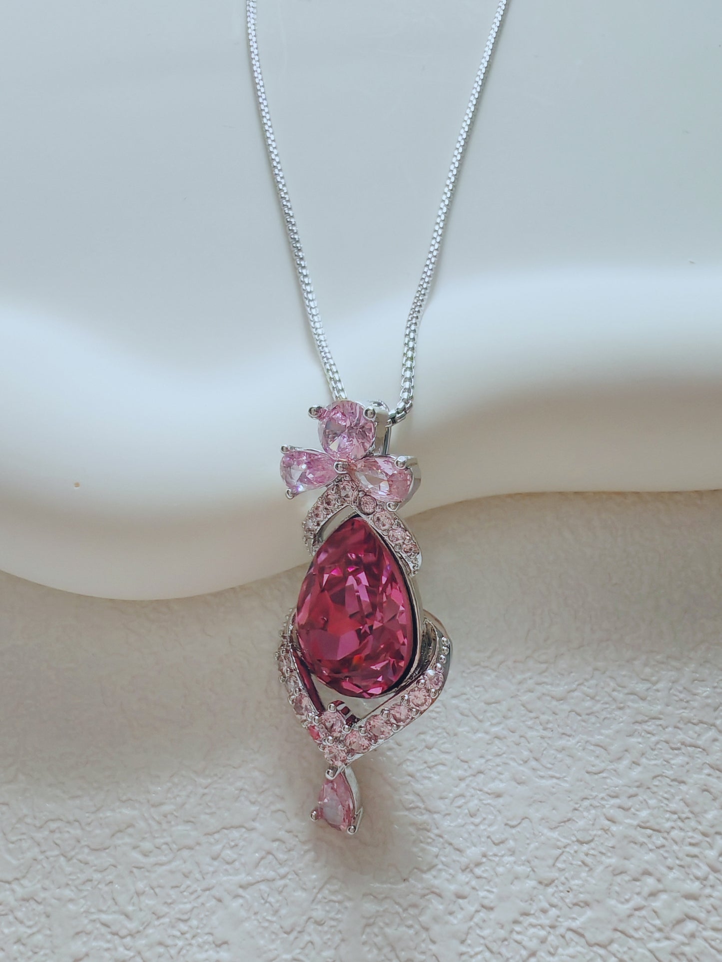 Elegant Pink Teardrop Crystal Pendant Necklace