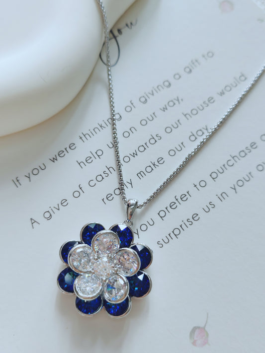 Immitation Sapphire And Diamond Flower neckless