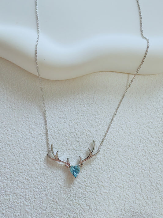 Elegant Antler Necklace with Blue Heart Crystal – Nature-Inspired Jewelry for Women