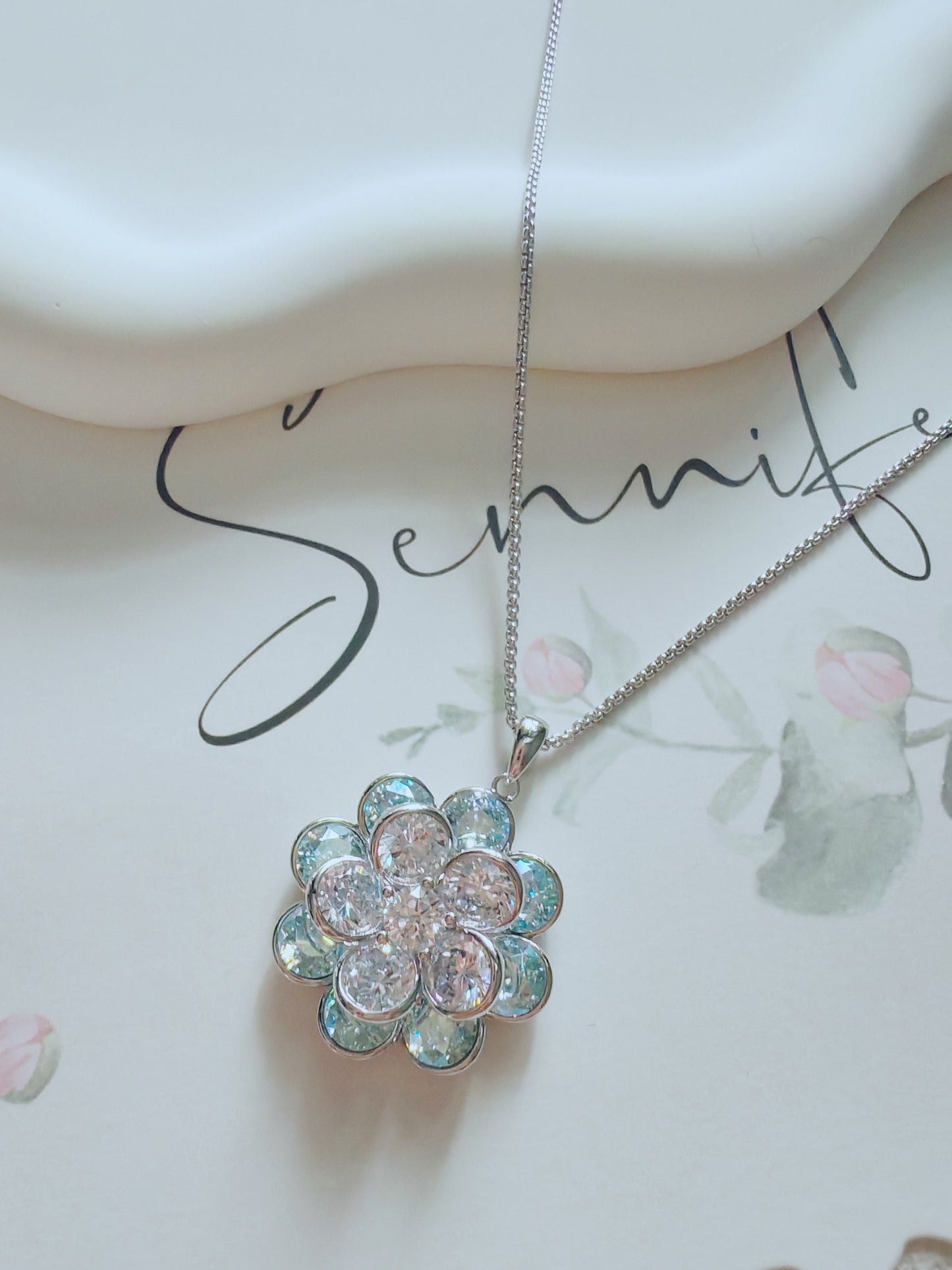 Radiant Crystal Flower Pendant Necklace – Elegant Silver-Plated Jewelry for Women